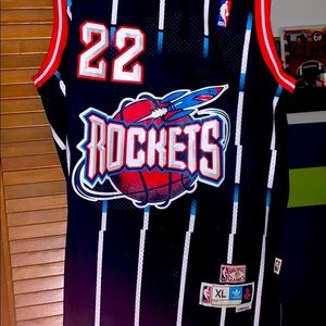 COPY - Vintage Rockets Clyde Drexler basketball j…